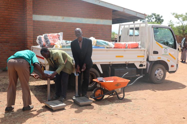 AGCOM supported Chipuka Cooperative in buying a Two-tone truck, weighing scales, pallets, and sprayers.